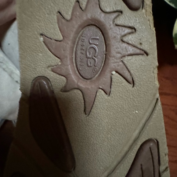 Uggs tall lace up boot - Picture 6 of 6